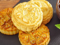 廣式芝麻月餅怎么做？廣式芝麻月餅商業(yè)配方工藝，廣式芝麻月餅制作技巧，廣式芝麻月餅做法：